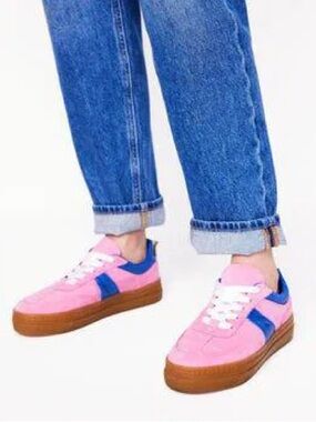 Boden Erin platform tennis trainers Like New!!! Pink & Blue with gum bottoms!